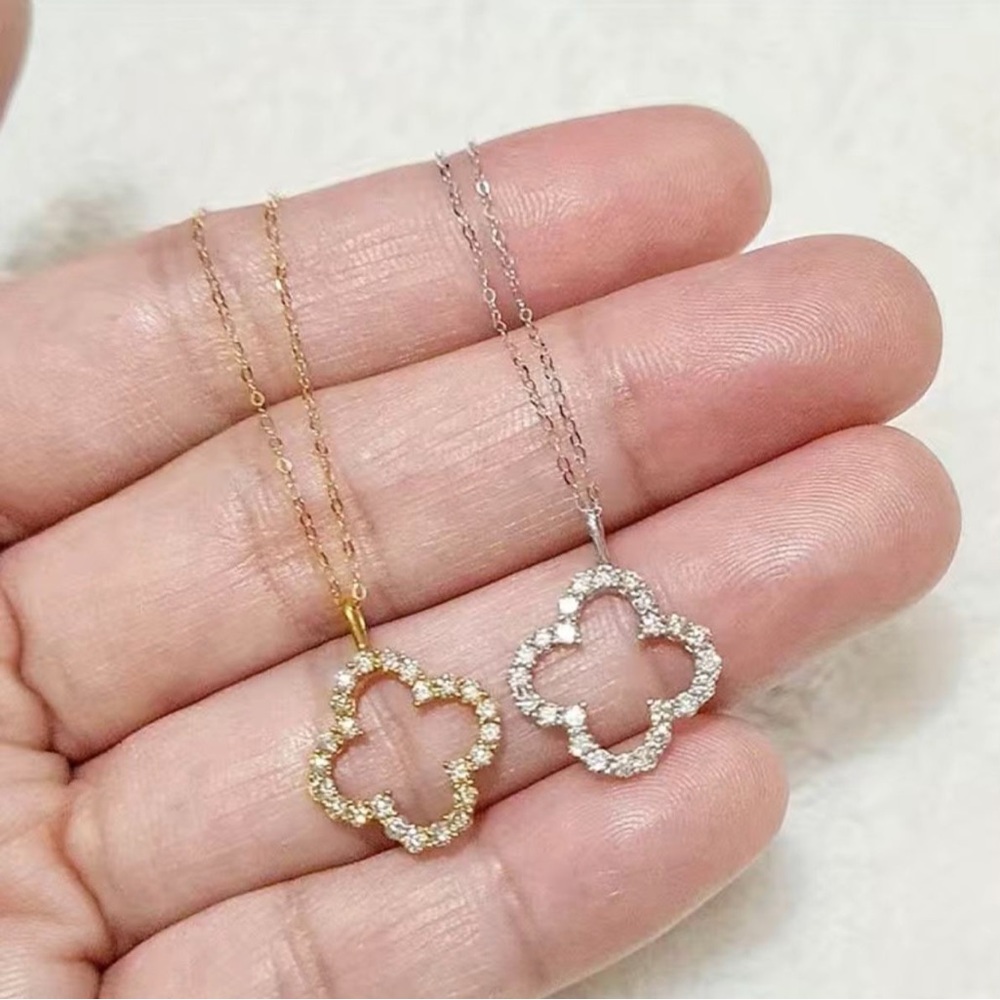 Trendy Shamrock rhinestone chain and pendant
